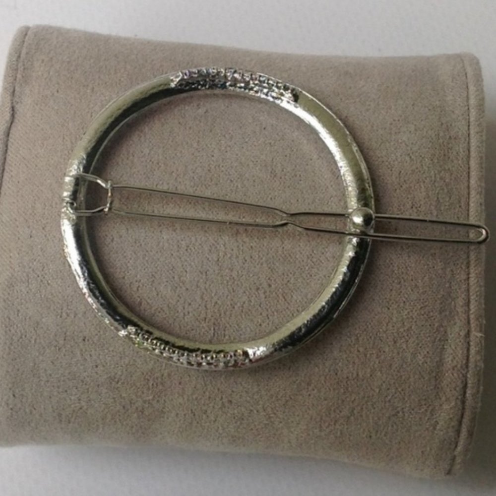 Brandy Melville Gold Metal Pearl Circle Hair Clip - Picture 3 of 5
